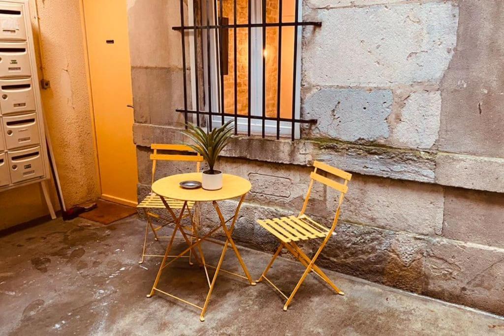 Studio Renove Avec Patio, Coeur Du Centre Ville Besanzón Exterior foto