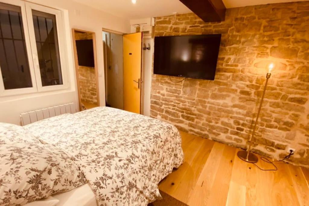 Studio Renove Avec Patio, Coeur Du Centre Ville Besanzón Exterior foto